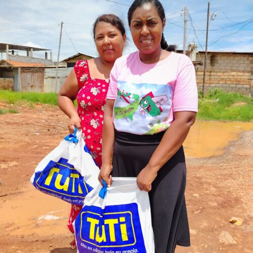 recibiendo despensas 1